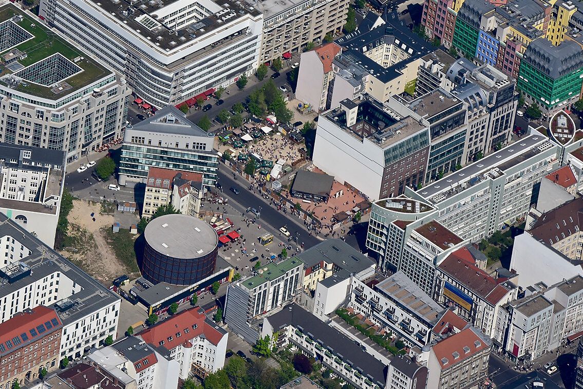 Checkpoint Charlie - Image 3